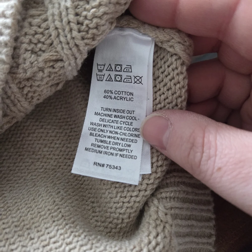 Girl's Cream Cable Knit Sweater Max Studio Size 10/12 Pearl Accents NEW